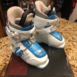 Nordica kids ski boots
